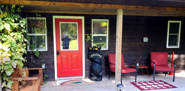 Rainbow Lodging (Rainbow Motel & Cabins) - Web Listing (newer photo)